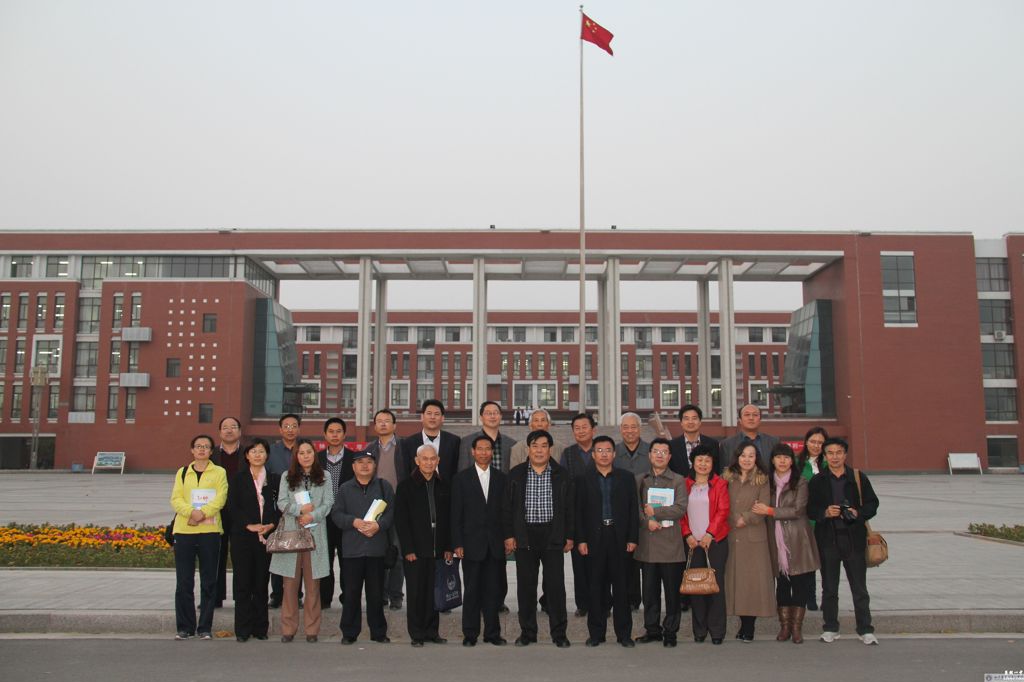 “东营市油地作家联谊会”在我校隆重召开