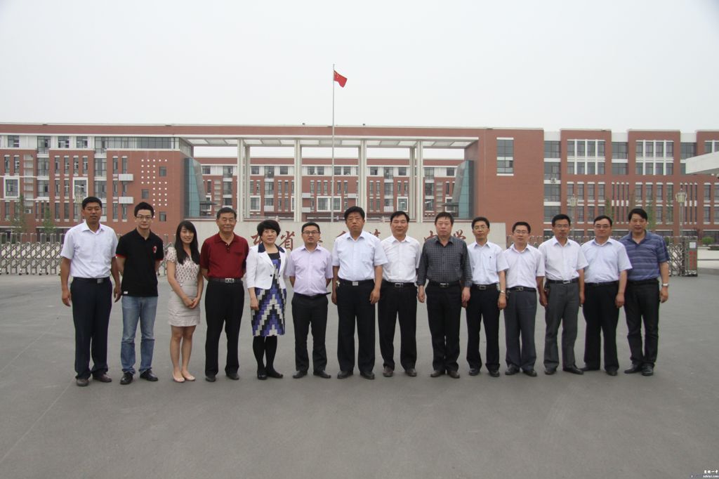 北京师范大学考察组到垦利一中参观考察