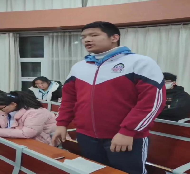 房间里的人们

中度可信度描述已自动生成