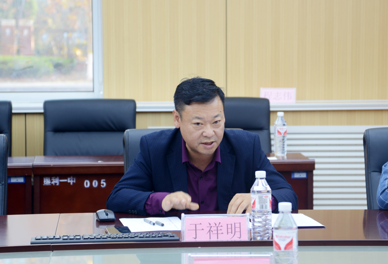 规范校服的选用管理，保障家长和学生需求
