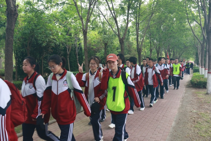 F:\东营市第一中学教育集团垦利校区远足活动\新闻照片\IMG_6401.JPG