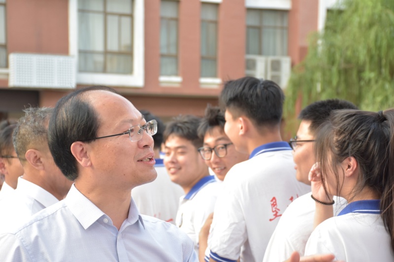 C:\Users\Administrator\Desktop\2024-610高三毕业典礼_宣传照片\DSC_0244.JPG