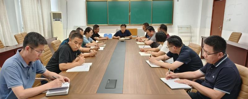提质增效，研思共进——2022级部召开教学组长会议