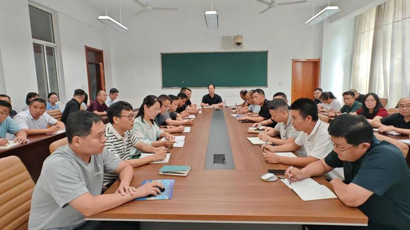 砥砺深耕，笃行致远——2022级部召开高三16班学情分析会