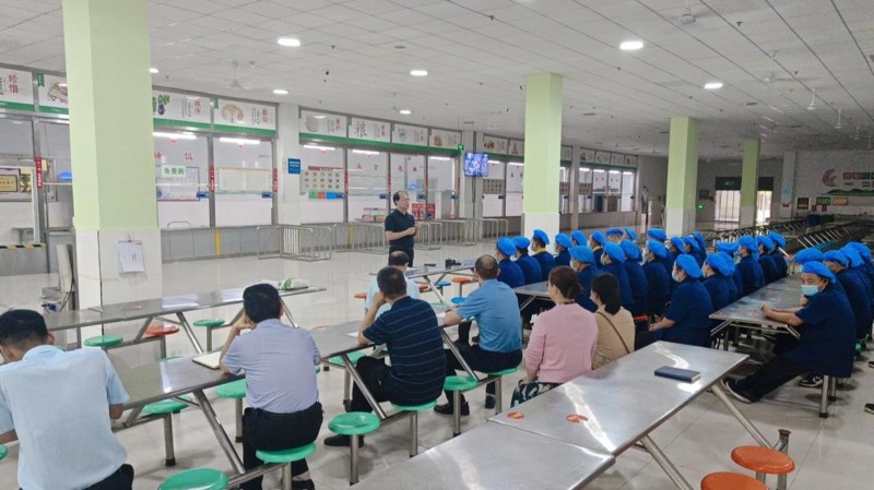 规范食堂管理，守护舌尖健康——东营市第一中学教育集团垦利校区召开食堂管理现场办公会议