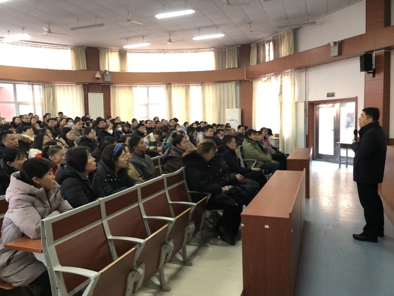 双向赋能育英才，共话成长向未来——创新实验部2025级家长会