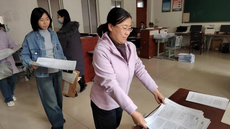 考试结束后送试卷